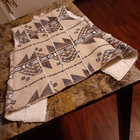 Vast with fur inside - Picture 2 of 8